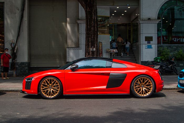 Tình trạng hiện tại của chiếc Audi R8 mà Đông Nhi sở hữu: đã trải qua 6 chủ nhân, đổi biển số hai lần.