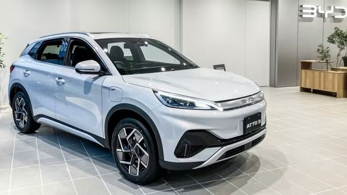 Toyota, Honda, Nissan đang phải đối mặt với sức ép khi một hãng xe điện đang mở rộng thị trường của họ, thách thức ưu thế truyền thống của họ.