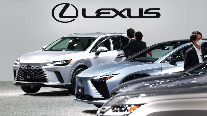 Xe hạng sang Lexus khan hàng vì thiếu chip, ngay cả những đại gia ở Việt Nam chi tiền tỷ cũng không chắc chắn sở hữu ngay - Ảnh 1.
