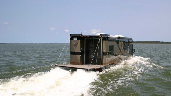 Khoảnh khắc sống trong nhà di động lưỡng cư trị giá 1,2 triệu USD: Ngủ trên cạn, dưới biển với không gian đẳng cấp như khách sạn - Ảnh 5.
