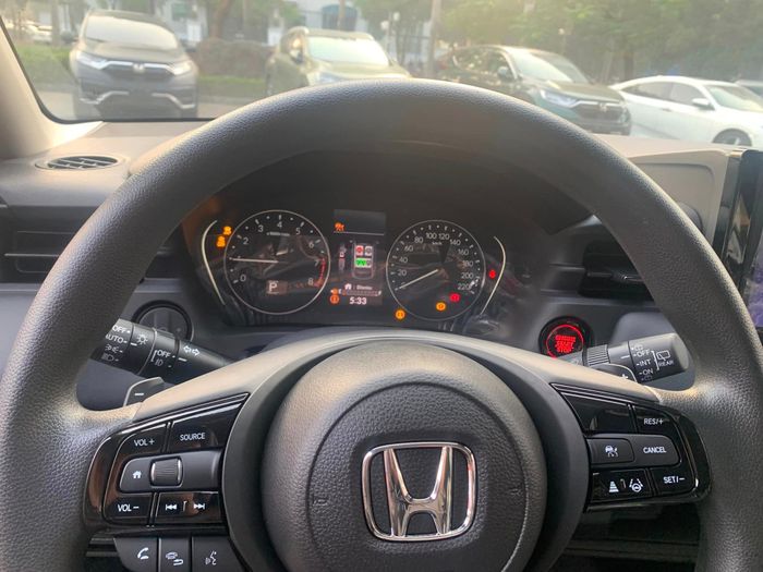 Ảnh thực tế Honda HR-V phiên bản giá thấp nhất tại đại lý:  - Ảnh 6.