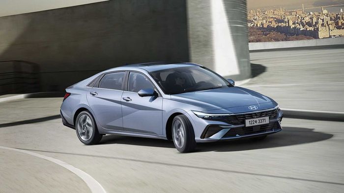 Có lẽ nhà đầu tư đã quá khắt khe với Tesla: Bán được hơn 1,3 triệu xe, tăng trưởng 40% vẫn không đạt được mục tiêu, cổ phiếu giảm dựng đứng trong năm qua - Ảnh 1.