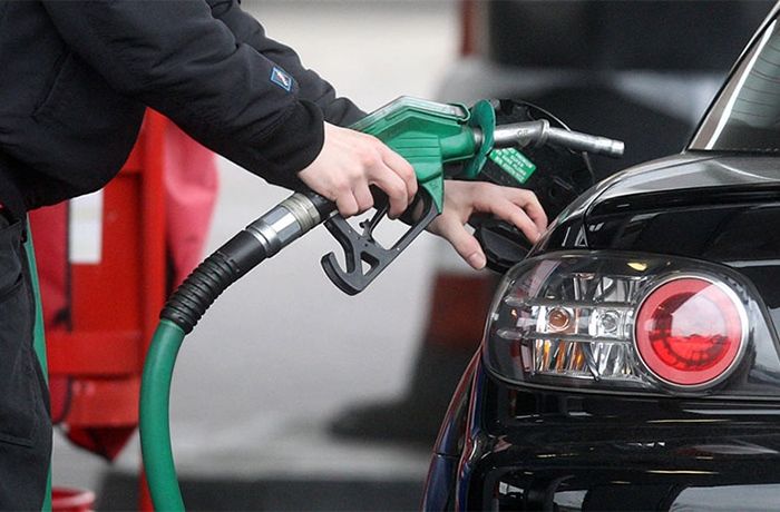 Dự báo giá xăng sẽ có đợt tăng mạnh - Hình ảnh 1.