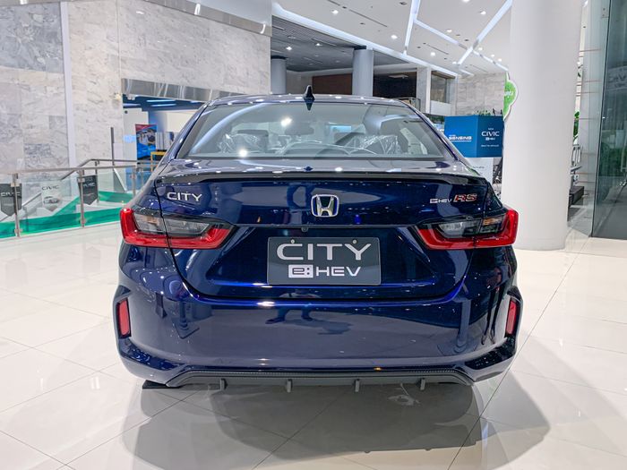 Trải nghiệm nhanh Honda City RS phiên bản hybrid: Chỉ mất 2,5 lít/100 km khi di chuyển trong phố, với loạt trang bị đặc biệt khiến người Việt 'mê mẩn' - Ảnh 8.