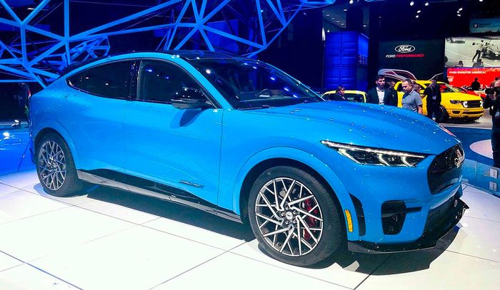 Thị trường xe điện đang trở nên khốc liệt hơn bao giờ hết: Tesla, Ford đang tham gia vào cuộc đua giảm giá, sẵn sàng hy sinh lợi nhuận để đánh bại đối thủ - Ảnh 3.
