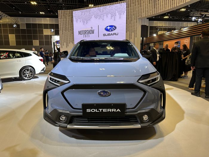 Khám phá chi tiết Subaru Solterra mới vừa đặt chân tới Đông Nam Á: Sinh đôi với Toyota bZ4X đã từng ra mắt tại Việt Nam - Ảnh 1.