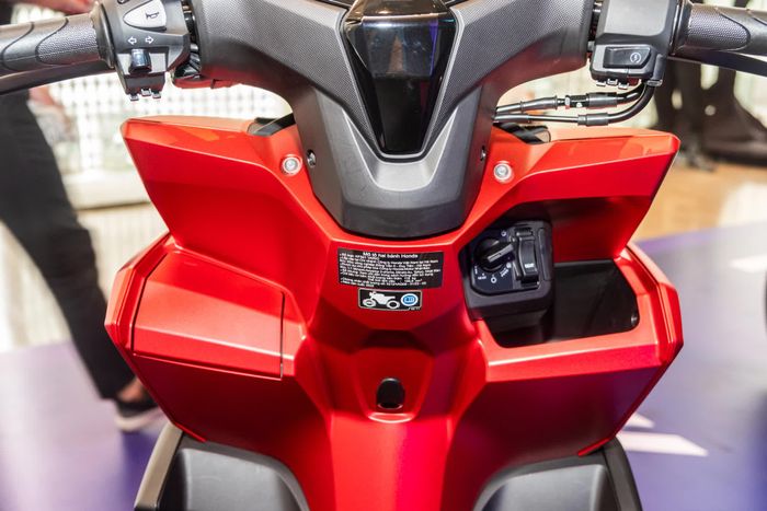 Honda Vario 160 đã chính thức ra mắt tại thị trường Việt Nam với giá khởi điểm từ 51,7 triệu đồng, được xem là lựa chọn phổ biến của giới trẻ với chất lượng vượt trội so với các dòng xe nhập khẩu.