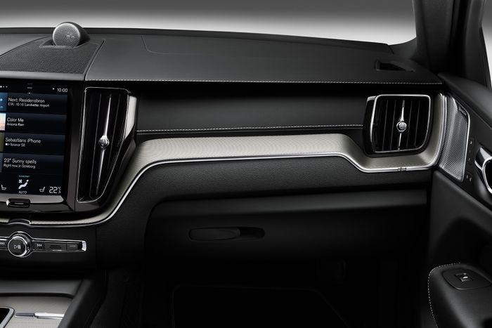 Volvo XC60 - Dòng xe sang hoàn hảo cho gia đình trẻ - Ảnh 6.