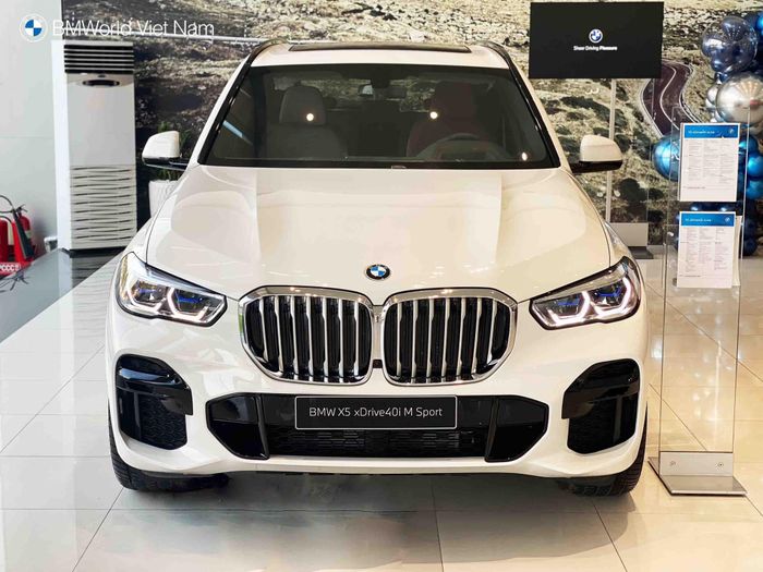 BMW tiếp tục 'cắt giảm' mạnh mẽ tại thị trường Việt Nam: BMW X5 được giảm giá 150 triệu đồng, BMW X3 giá chỉ từ 1,7 tỷ đồng, quyết tâm cạnh tranh với Mercedes - Ảnh 2.