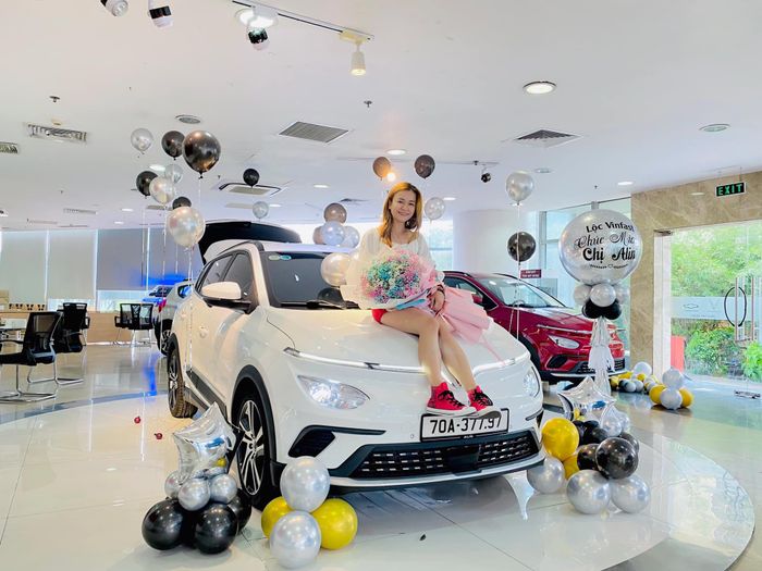 Từ Kia đến Mercedes, nhưng chỉ VinFast VF e34 mới khiến tôi không thể quên. Sử dụng chiếc xe quen thuộc thì dễ dàng như sử dụng điện thoại hàng ngày. - Ảnh 2.