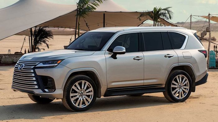Lexus LX: Luxury Crossover - Sự kết hợp của Luxury và Crossover cho dòng xe cỡ lớn tương tự LS.