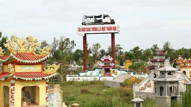 Đằng sau những bức ảnh ghi lại vụ tai nạn giao thông: Tài xế chủ quan khi sử dụng phanh tự động đã va chạm thẳng vào đuôi xe tải - Ảnh 5.