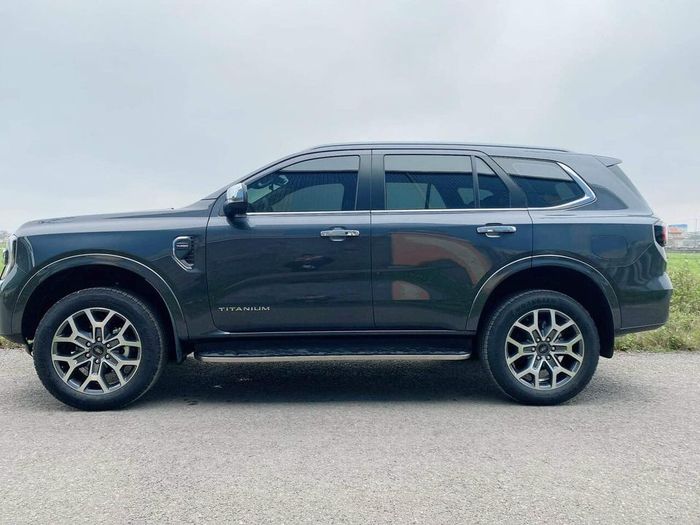 Đã bán sau khi đi được 3.000km, chiếc Ford Everest biển số ngũ quý vẫn giữ giá không kém so với BMW X3 mới - Ảnh 4.