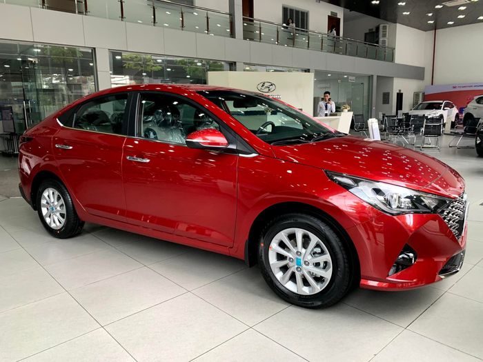 Loạt xe vượt mặt nhau đầu năm 2023: Lần đầu tiên Raize vượt Sonet, Accent bán ra nhiều gấp 4 lần Vios - Ảnh 3.