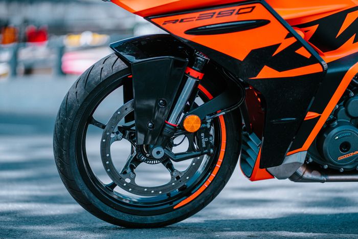 KTM RC 390 - Hình ảnh 4.
