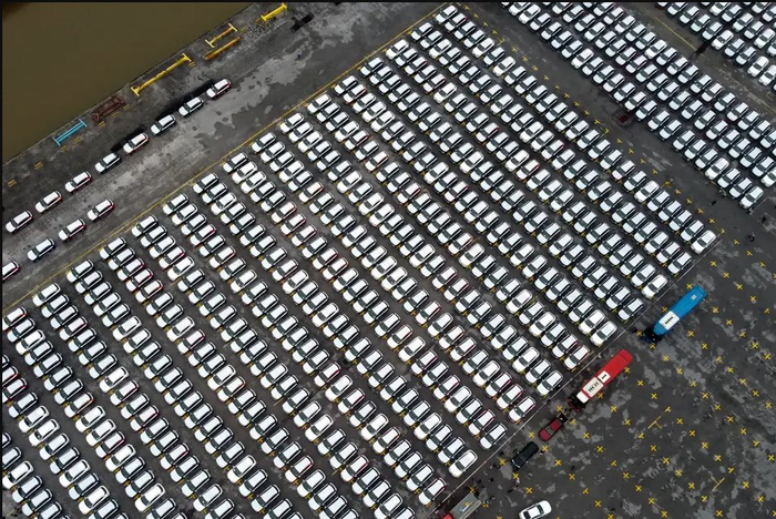 Trong khi Tesla giảm giá, các hãng xe điện Trung Quốc phải mua cả đội tàu vận tải biển để chở ô tô đi bán - Hình 3.
