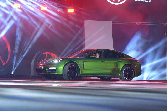 Porsche Panamera đoạt giải 'Xe sang 2022 về Thiết kế' - Hình 4.