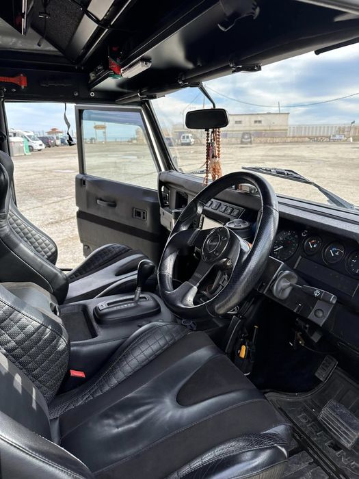 Bà U60 biến Land Rover trị giá hàng tỷ thành ngôi nhà di động khám phá châu Phi - Ảnh 7.