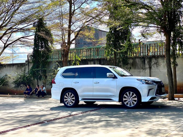 Tài xế xe Lexus chờ hơn 6 tiếng để kiểm định xe ở Đắk Lắk - Ảnh 9.