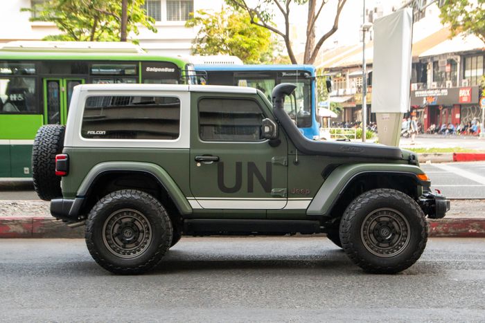 Thêm chiếc Jeep mới với màu sắc khác, ông Đặng Lê Nguyên Vũ chia sẻ siêu xe chỉ để thưởng thức.