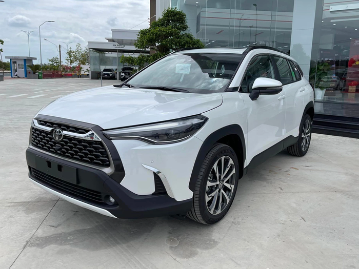 Ngôi vua doanh số năm 2022 khó định vị: Vios, Corolla Cross, Accent, Xpander so kè quyết liệt - Ảnh 5.
