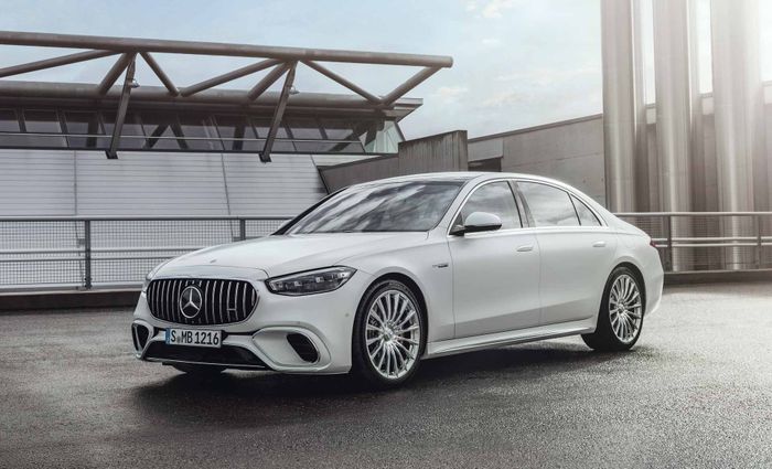 Bản S 63 E Performance là phiên bản mạnh nhất từng xuất hiện trong gia đình S-Class - Ảnh 1.