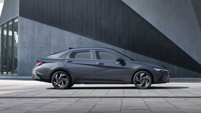 Hyundai Elantra 2024 có giá quy đổi 360 triệu đồng: Với việc nâng cấp đến như vậy, K3, Civic sẽ phải cẩn trọng, việc xuất hiện ở Việt Nam sớm hay muộn là điều không thể tránh khỏi - Ảnh 8.