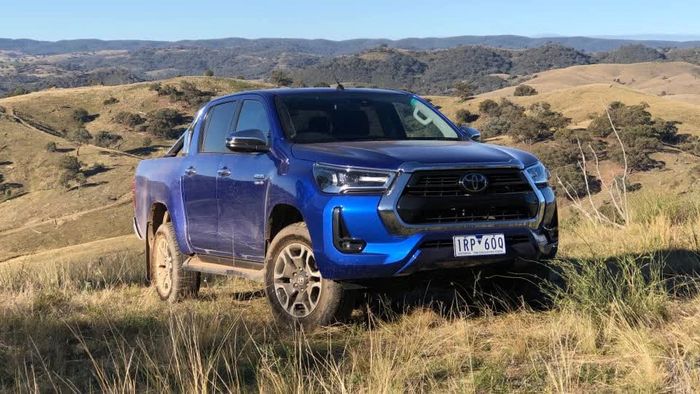 Toyota Hilux hybrid sẽ ra mắt trong thời gian sớm, nhưng không có hiệu suất tiết kiệm nhiên liệu như mọi người nghĩ - Ảnh 2.