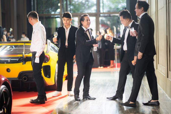 Tôi vừa chi ra 4 triệu để bay sang Thái và tham gia sự kiện offline của giới đại gia siêu xe: LaFerrari với giá trị hơn 250 tỷ đã lộ diện, cùng với toàn bộ căn hầm đầy xe Ferrari - Ảnh 13.