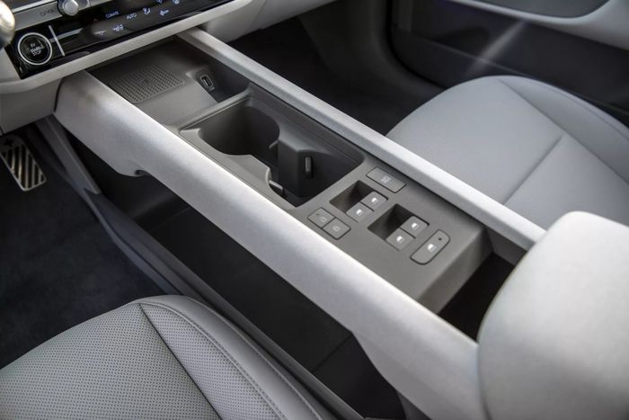 Hyundai Ioniq 6 có khả năng đi được 581 km sau mỗi lần sạc - Ảnh 17.