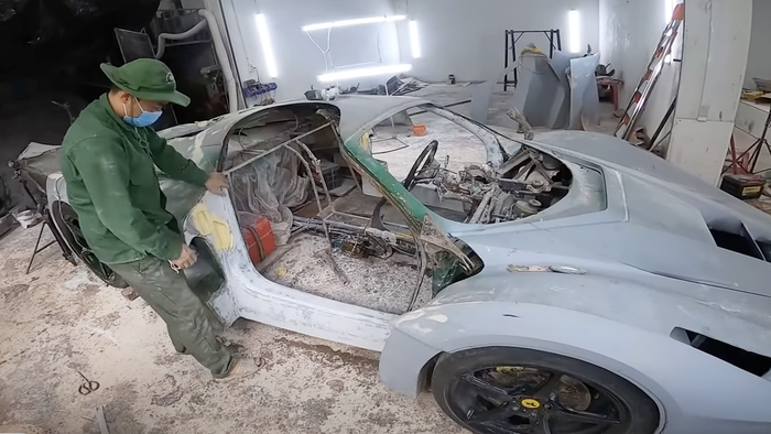 Nhóm thanh niên Quảng Ninh mô phỏng Ferrari LaFerrari triệu đô để chào đón Tết: Mất 250 ngày làm việc, với cánh cửa mô phỏng như cánh chim thật - Ảnh 7.