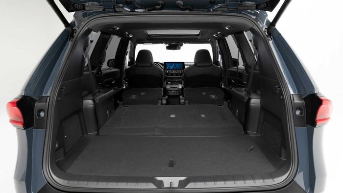 Toyota Grand Highlander chính thức ra mắt - Ảnh 4.