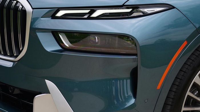 BMW X7 2023 đang được đại lý bán từ 7,5 tỷ đồng: Thiết kế gây tranh cãi, cạnh tranh với GLS bằng công nghệ - Ảnh 3.