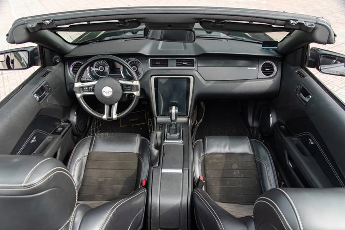 Ford Mustang - Hình ảnh số 6.