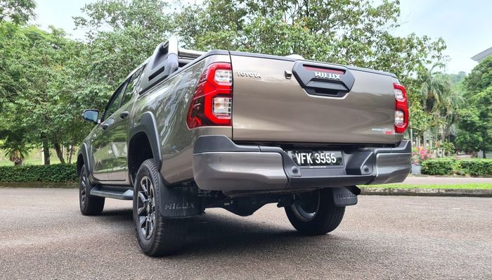 Toyota Hilux Rogue xuất hiện lần đầu tại khu vực Đông Nam Á: Cải tiến cấu hình mạnh mẽ phục vụ cho khả năng chinh phục mọi địa hình - Ảnh 6.