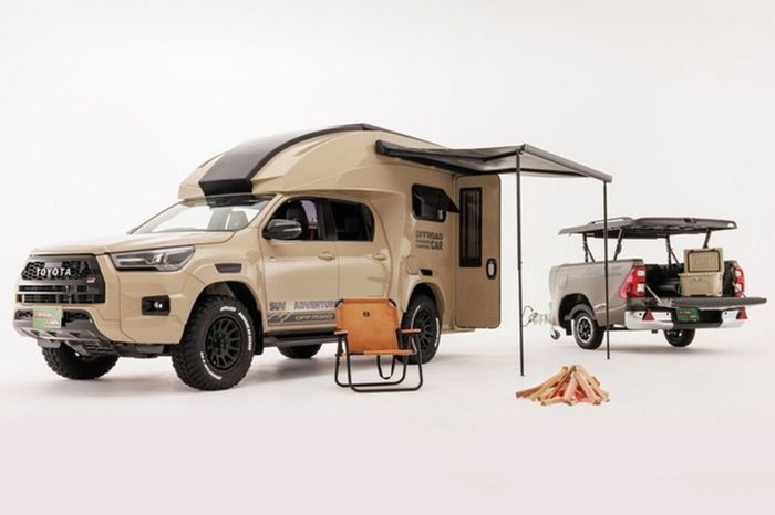 Toyota Hilux có giá khoảng 2,2 tỷ đồng, phù hợp cho những người yêu thích sự di chuyển. Xe trang bị điều hòa và nhà tắm tiện nghi tại gia.