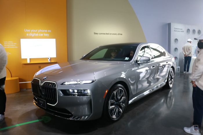 Google bất ngờ lột xác, xuất hiện với tư cách một công ty ô tô tại CES 2023 - Ảnh 1.