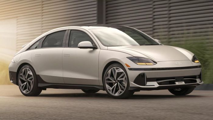 Hyundai Ioniq 6 có khả năng đi được 581 km sau mỗi lần sạc - Ảnh 5.