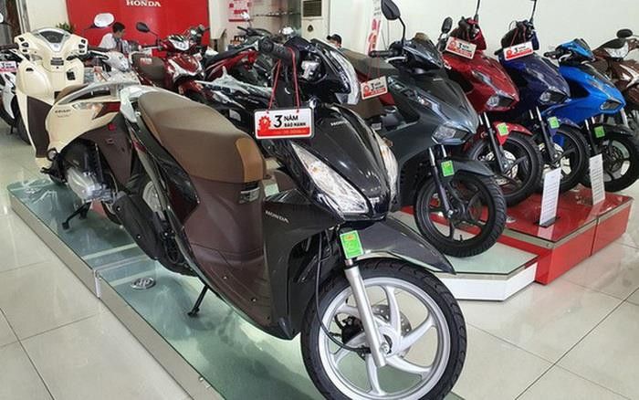 Giá nhiều mẫu xe máy giảm sâu: Winner X rớt hơn 16 triệu, Honda SH 350i, Yamaha Grande, Exciter 155 VVA... đồng loạt bán dưới giá đề xuất - Ảnh 1