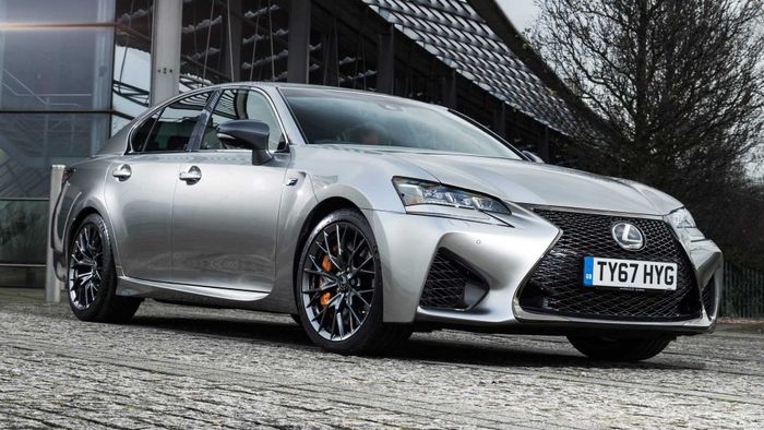 Lexus GS: Grand Sedan - Sự bất ngờ khi từ Grand được áp dụng cho một dòng sedan tầm trung của Lexus.