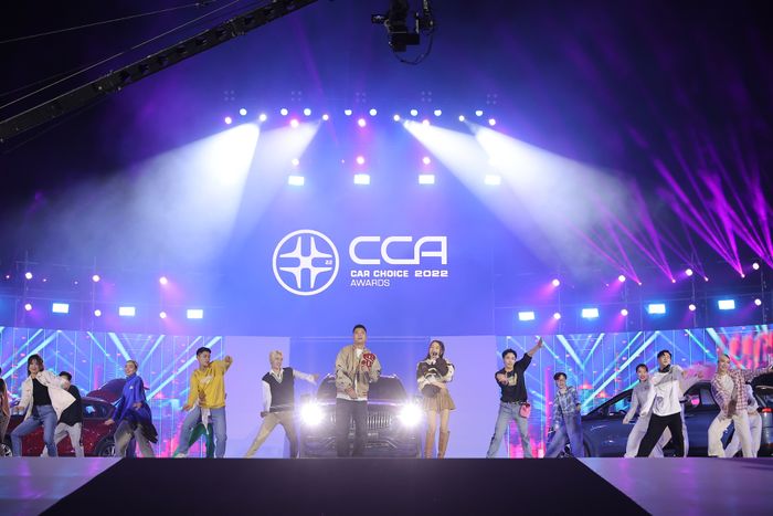 Những khoảnh khắc nổi bật từ đêm Gala Car Choice Awards 2022: 'Bữa tiệc' của xe hơi, âm nhạc và đèn sáng - Hình 10.