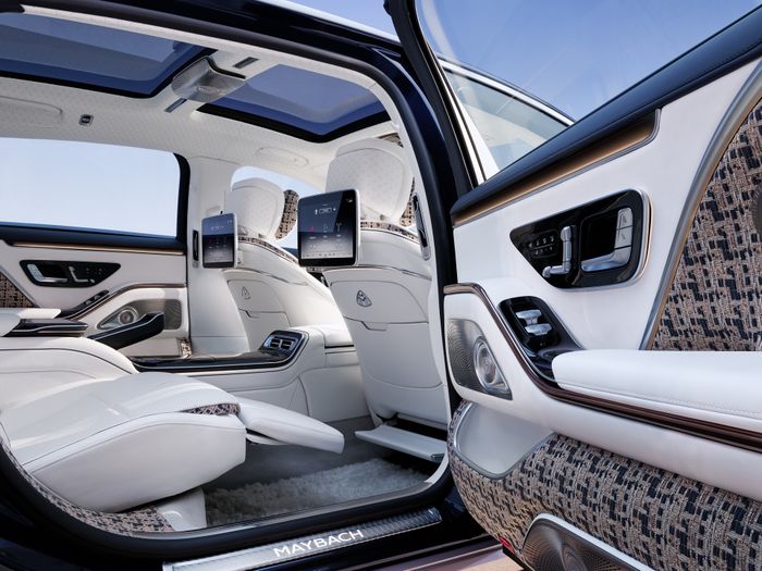 Mercedes-Maybach S680 Haute Voiture - Xe siêu sang thiết kế theo phong cách thời trang cao cấp - Ảnh 2.