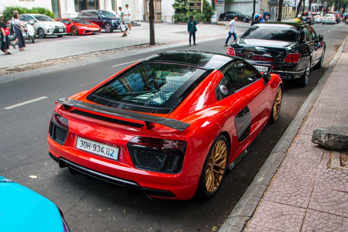 Tình trạng hiện tại của chiếc Audi R8 mà Đông Nhi sở hữu: đã trải qua 6 chủ nhân, đổi biển số hai lần.