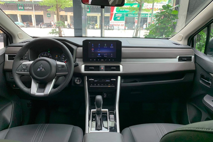 Mitsubishi Xpander bán chạy kỷ lục, lần đầu tiên vươn lên vị trí quán quân doanh số tại Việt Nam trong năm nay, tách biệt hoàn toàn so với các đối thủ - Hình 4.