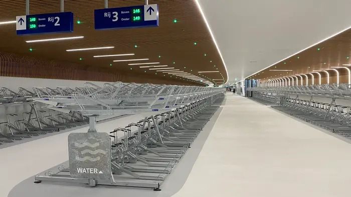 Bãi đỗ xe dưới nước trị giá 65 triệu USD đẹp nhất thế giới mà không cần bất kỳ chiếc xe nào - Hình 9.