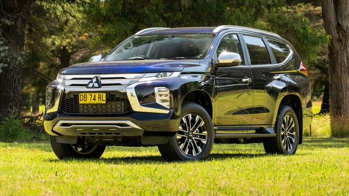 Mitsubishi Pajero Sport phiên bản mới sắp ra mắt: Dài, rộng và mạnh mẽ hơn - Ảnh 4.