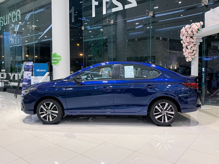 Trải nghiệm nhanh Honda City RS phiên bản hybrid: Chỉ cần 2,5L/100 km khi đi trong thành phố, với nhiều trang bị đặc biệt khiến người Việt 'mê mẩn' - Ảnh 13.