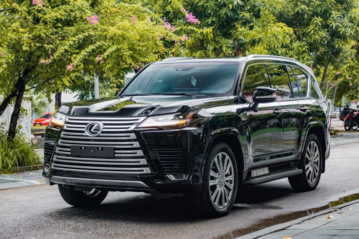 Lexus LX 600 thay đổi phong cách 'quyền lực' khi được chuyên gia độ nổi tiếng tại Việt Nam cải biên - Ảnh 3.