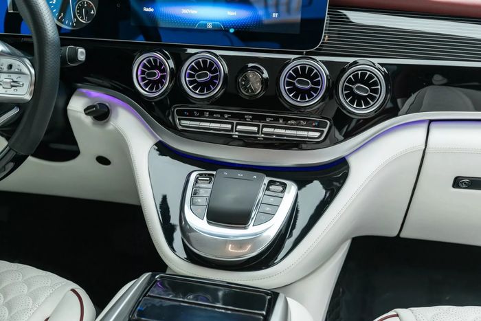 Chủ xe biến chiếc van Mercedes-Benz thành phiên bản Maybach với số tiền đủ để mua một chiếc S-Class mới - Ảnh 10.