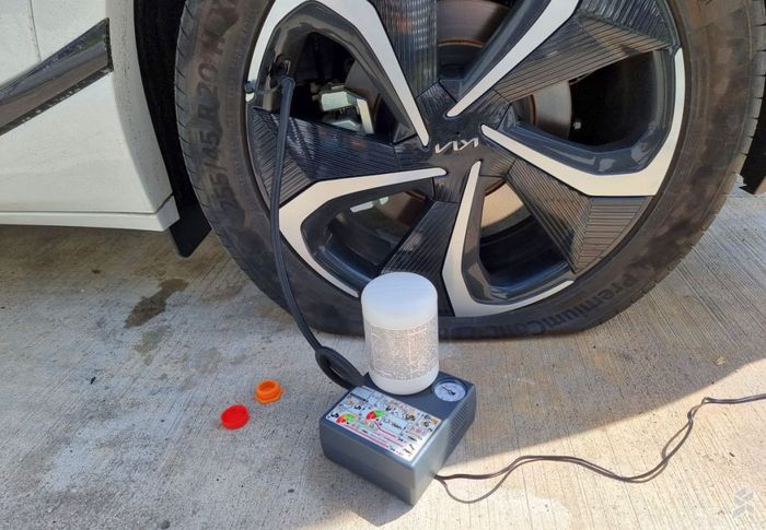 Chỉ cần thay một bánh xe, chủ xe điện Kia EV6 đã phải chi ra gần 15,5 triệu đồng - Ảnh 2.